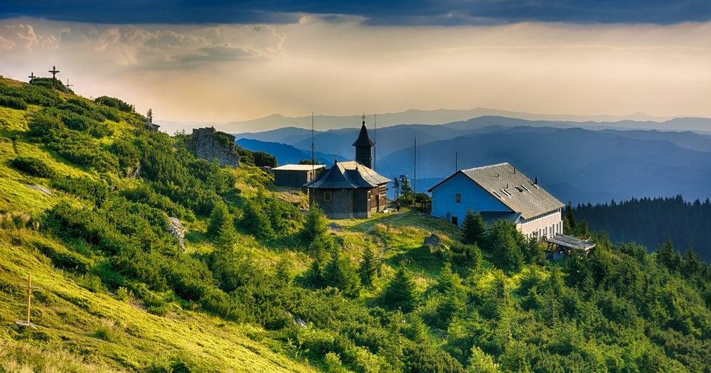 Moldavsko POZNÁVACÍ ZÁJEZD: Moldavsko – vinice, pevnosti a duch Sovětského impéria s průvodcem za 27 490 Kč