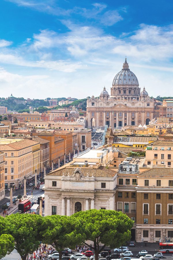 Pohled na Baziliku sv. Petra v Římě.