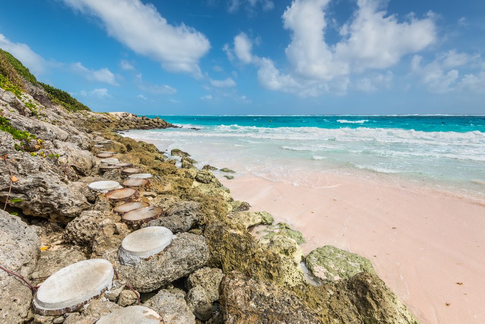 Pláž Crane na Barbadosu.
