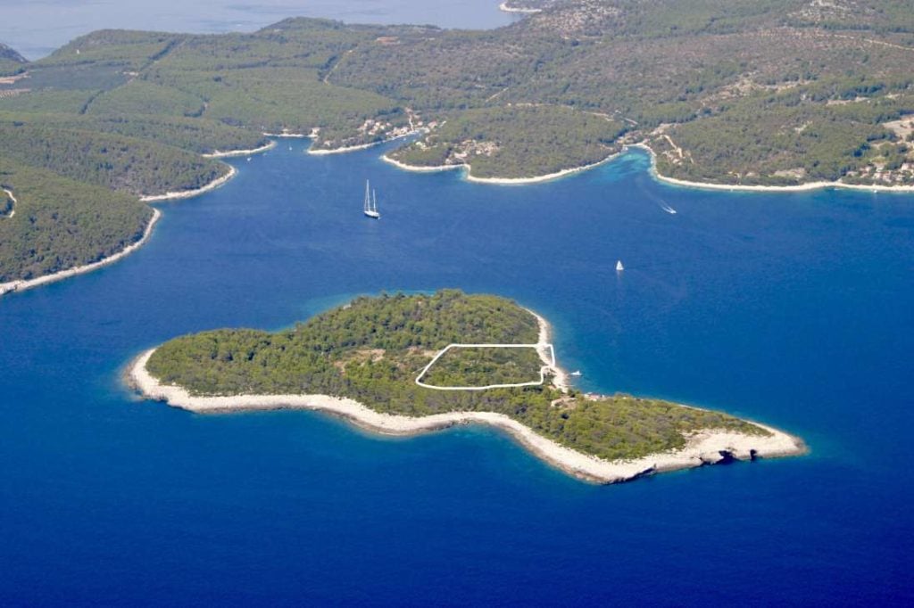 Ostrov Trstenik