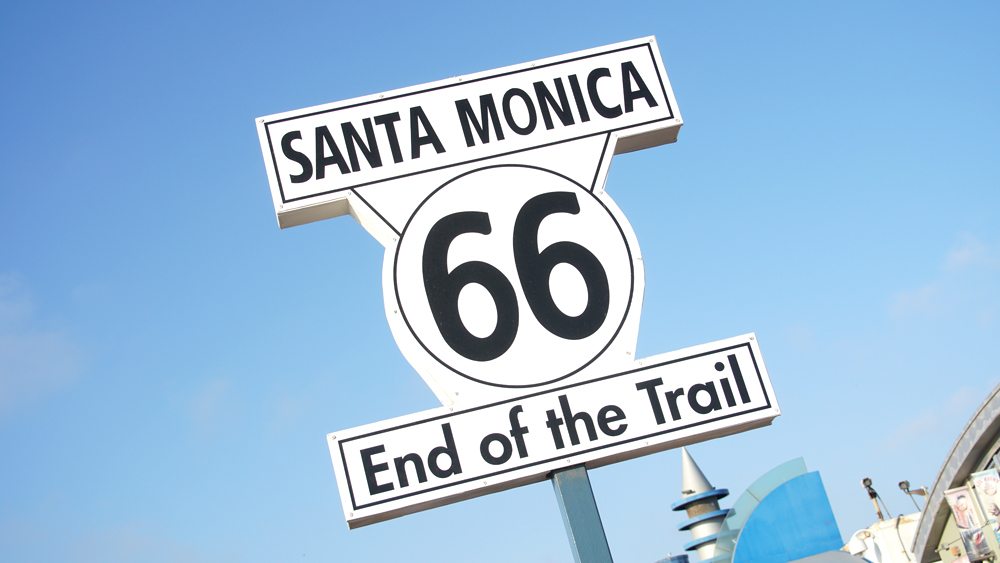 Cedule označující konec Route 66.