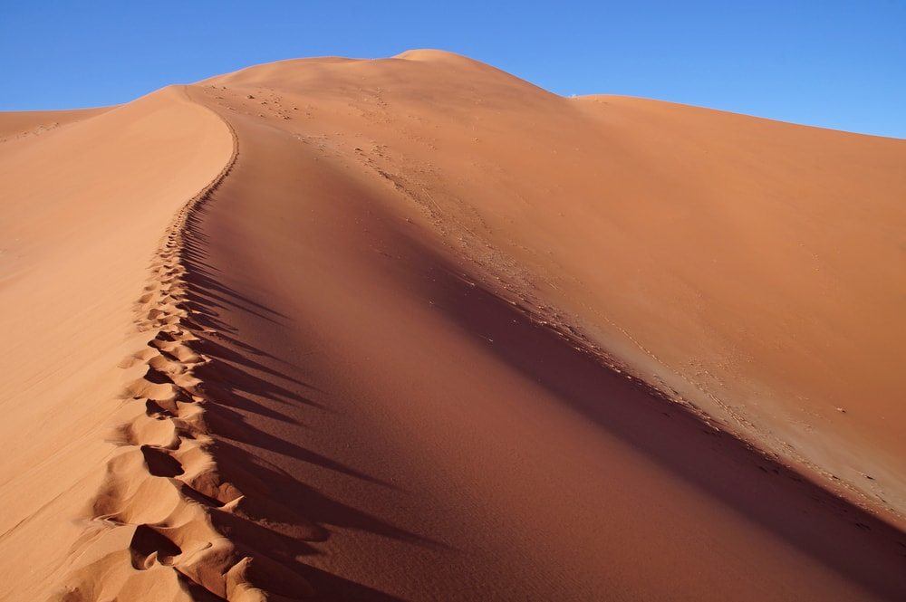 Písečná duna Big Daddy v Namibii.