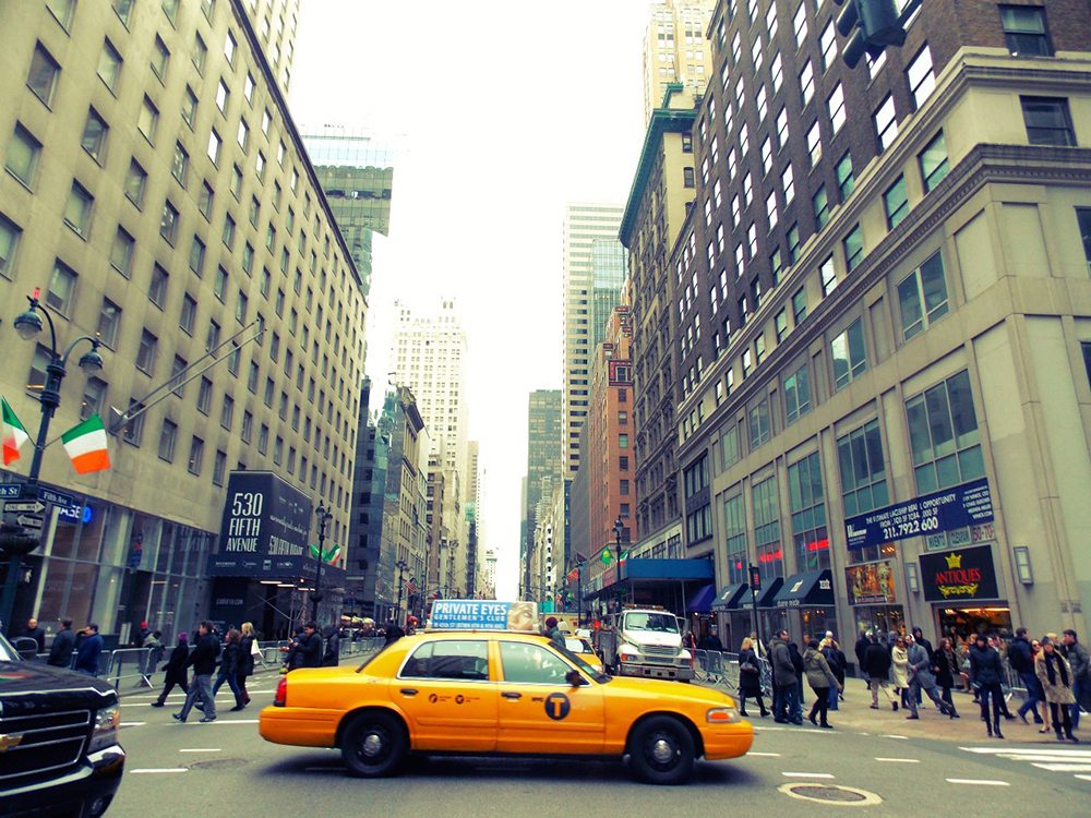 Typické žluté taxi v New Yorku.