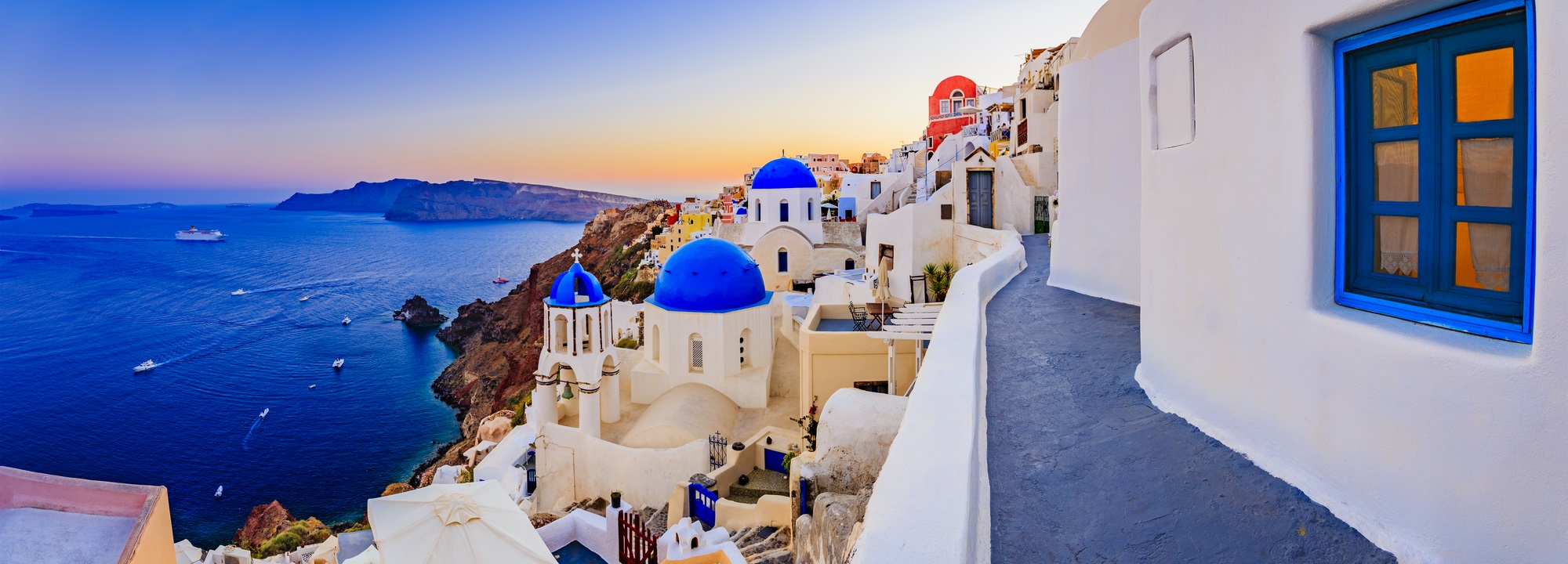 Ikonické kupole na Santorini