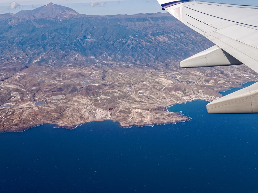 Pohled z letadla na ostrov Tenerife.
