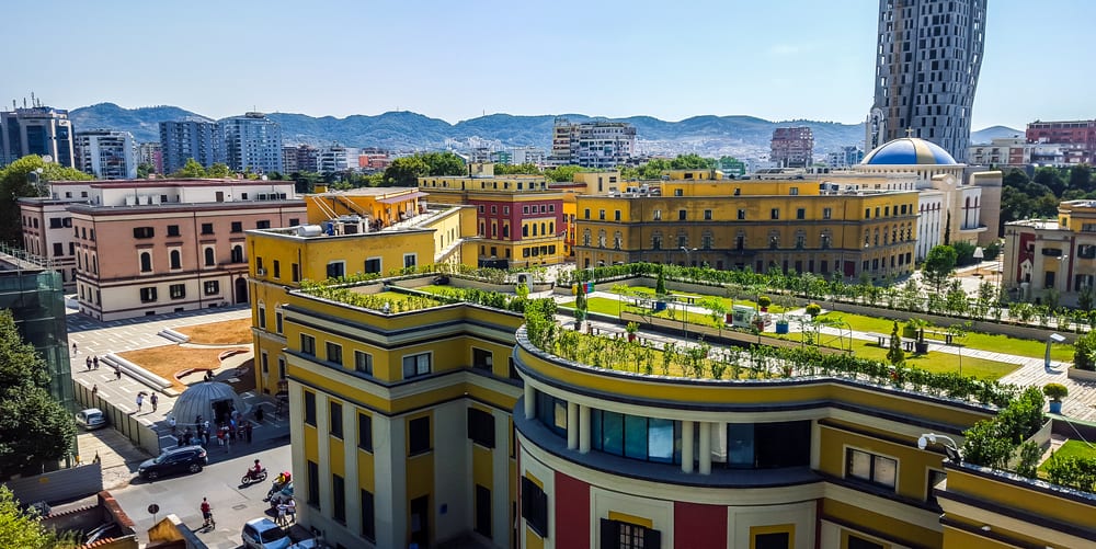 panorama města Tirana v Albánii