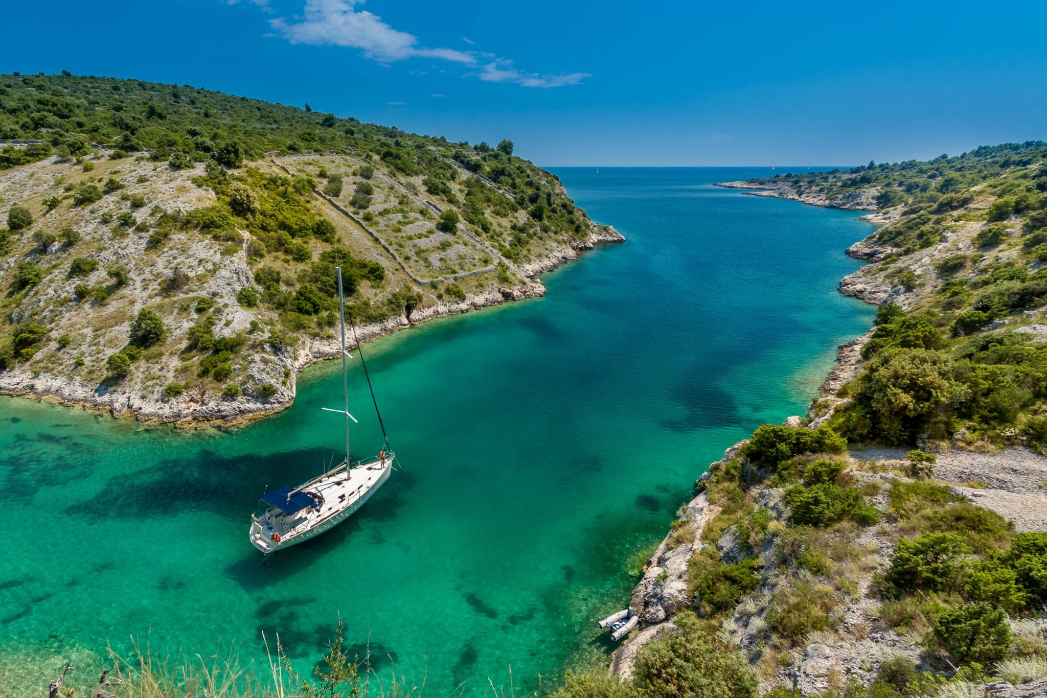 Chorvatské útesy s mořem