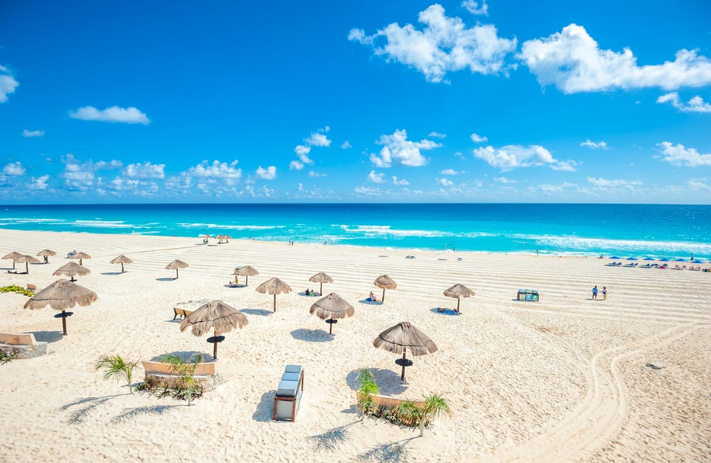 Pláž v Cancúnu