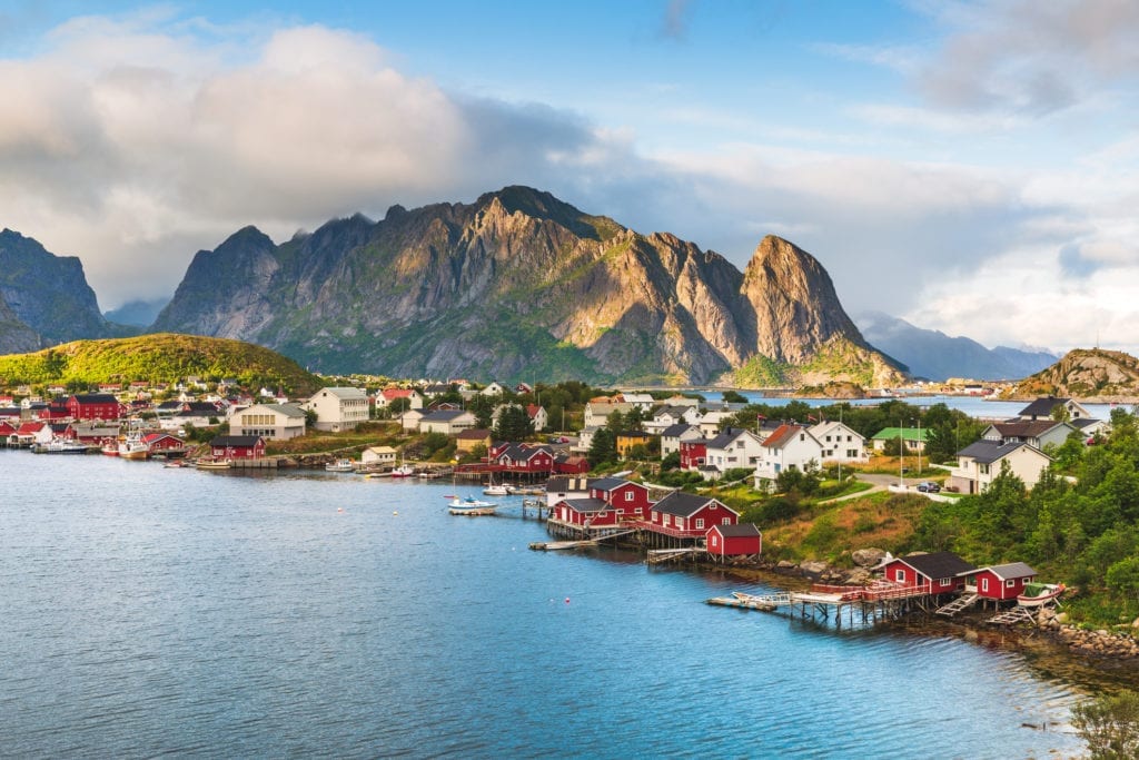 Norská vesnice na pobřeží