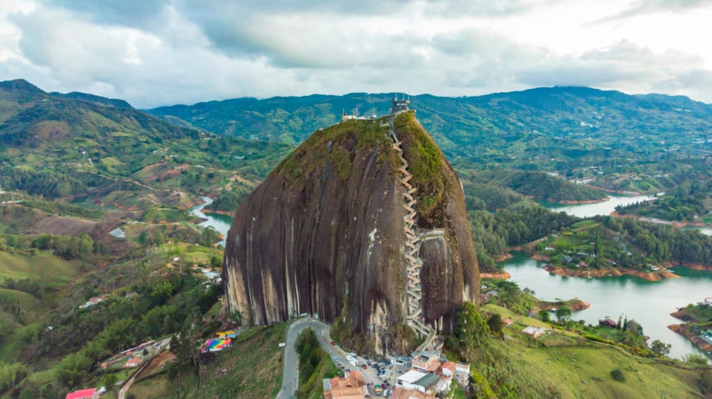 Schody na Piedra slebo Penol v Kolumbii