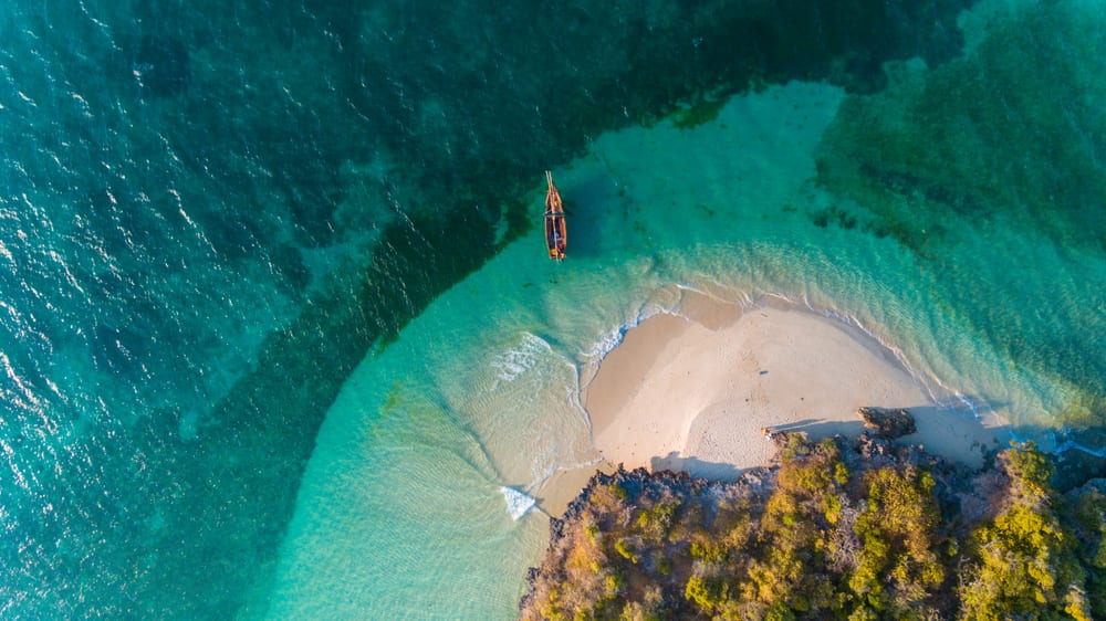 Moře u Zanzibaru, pláž
