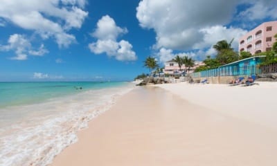 Pláž na Barbadosu