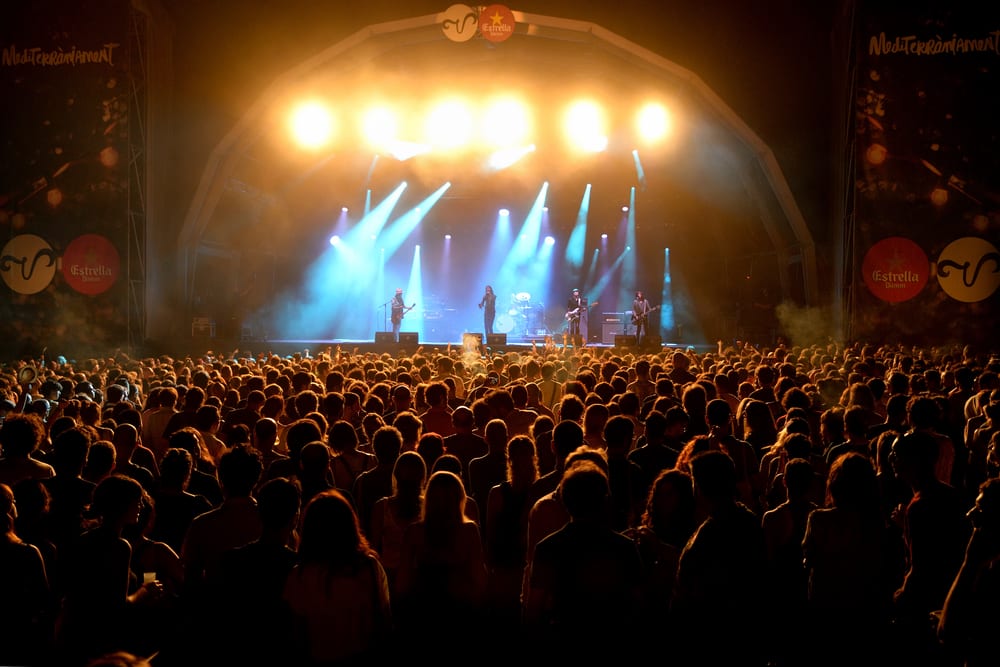 V Barceloně se konal koncert s tisíci účastníků. Testovali bezpečnost akcí