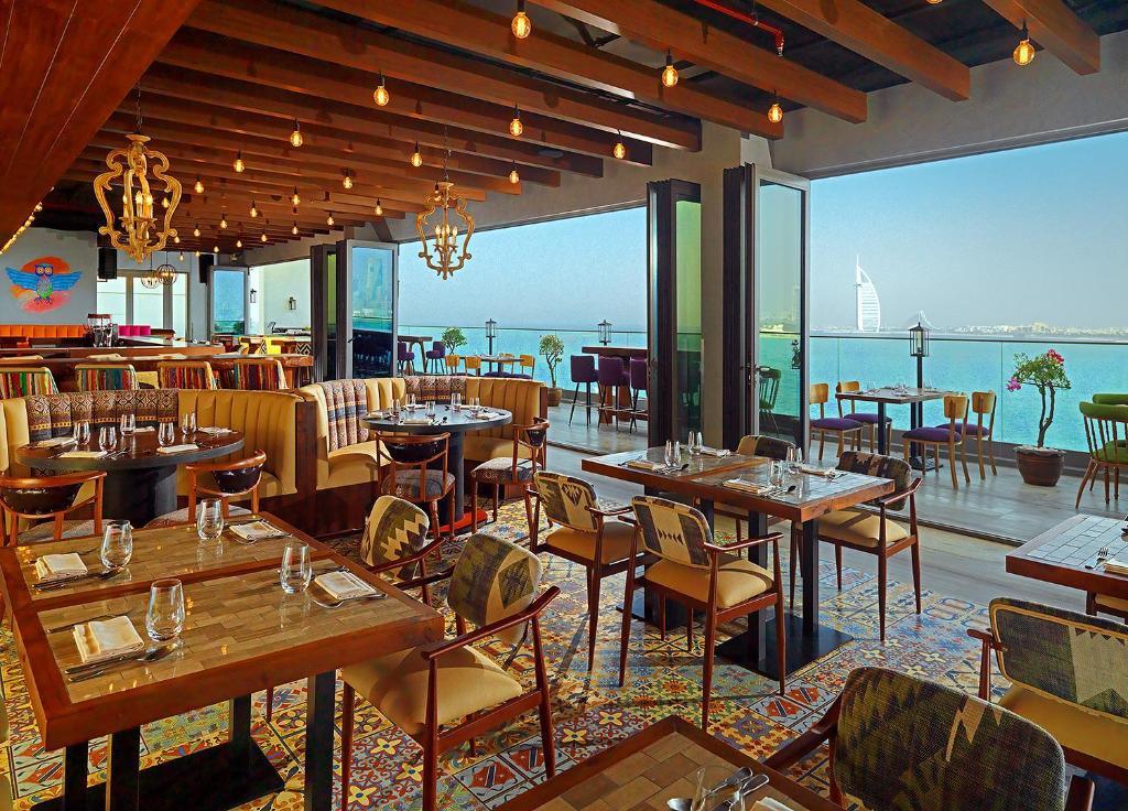 Aloft Palm Jumeirah restaurace Dubaj