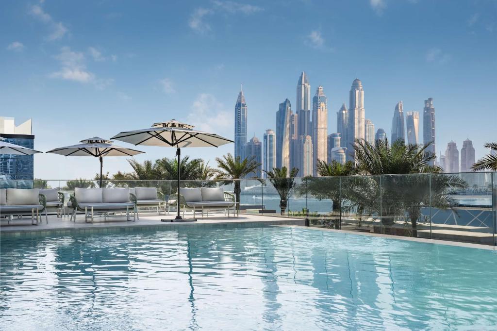 Dubaj Radisson Beach Resort bazén