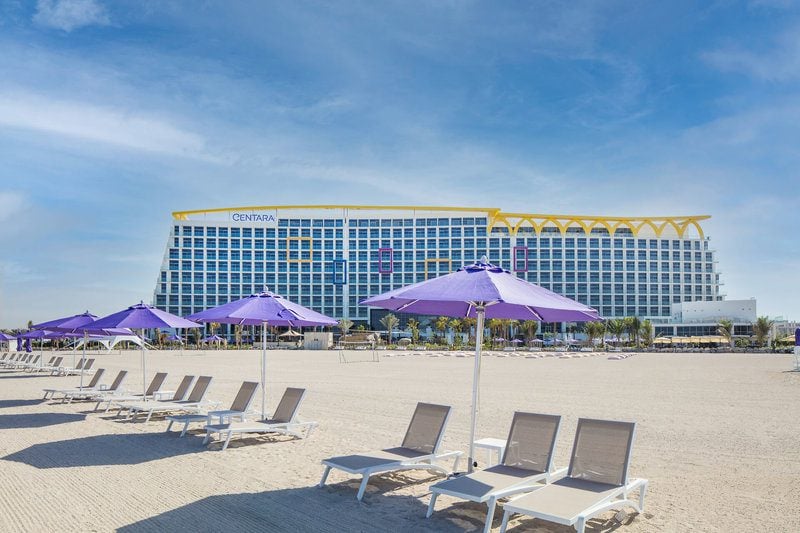 Dubaj Centara Mirage Beach Resort