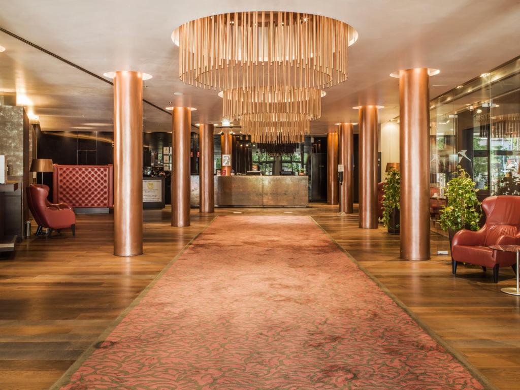 Bratislava Falkensteiner Hotel lobby