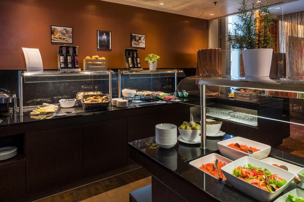 Bratislava Falkensteiner Hotel snídaně