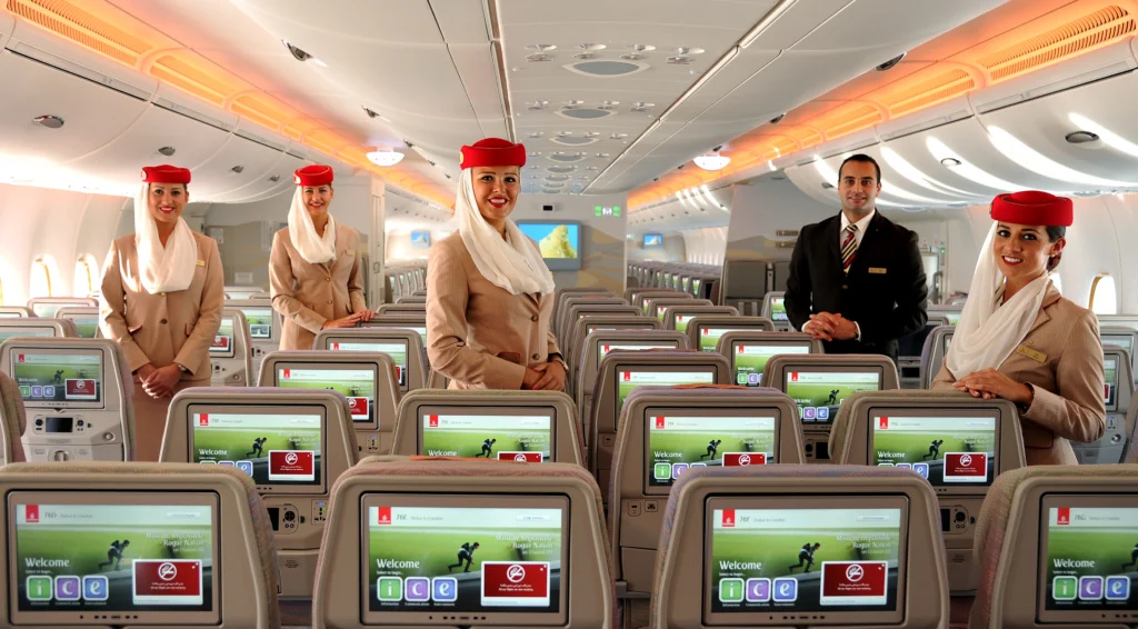 Emirates palubní personál 