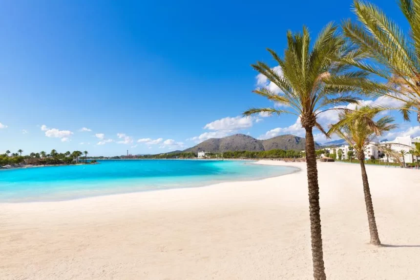 POBYT DNE: Mallorca ve 4* hotelu se snídaní a odletem z Prahy od 11 990 Kč