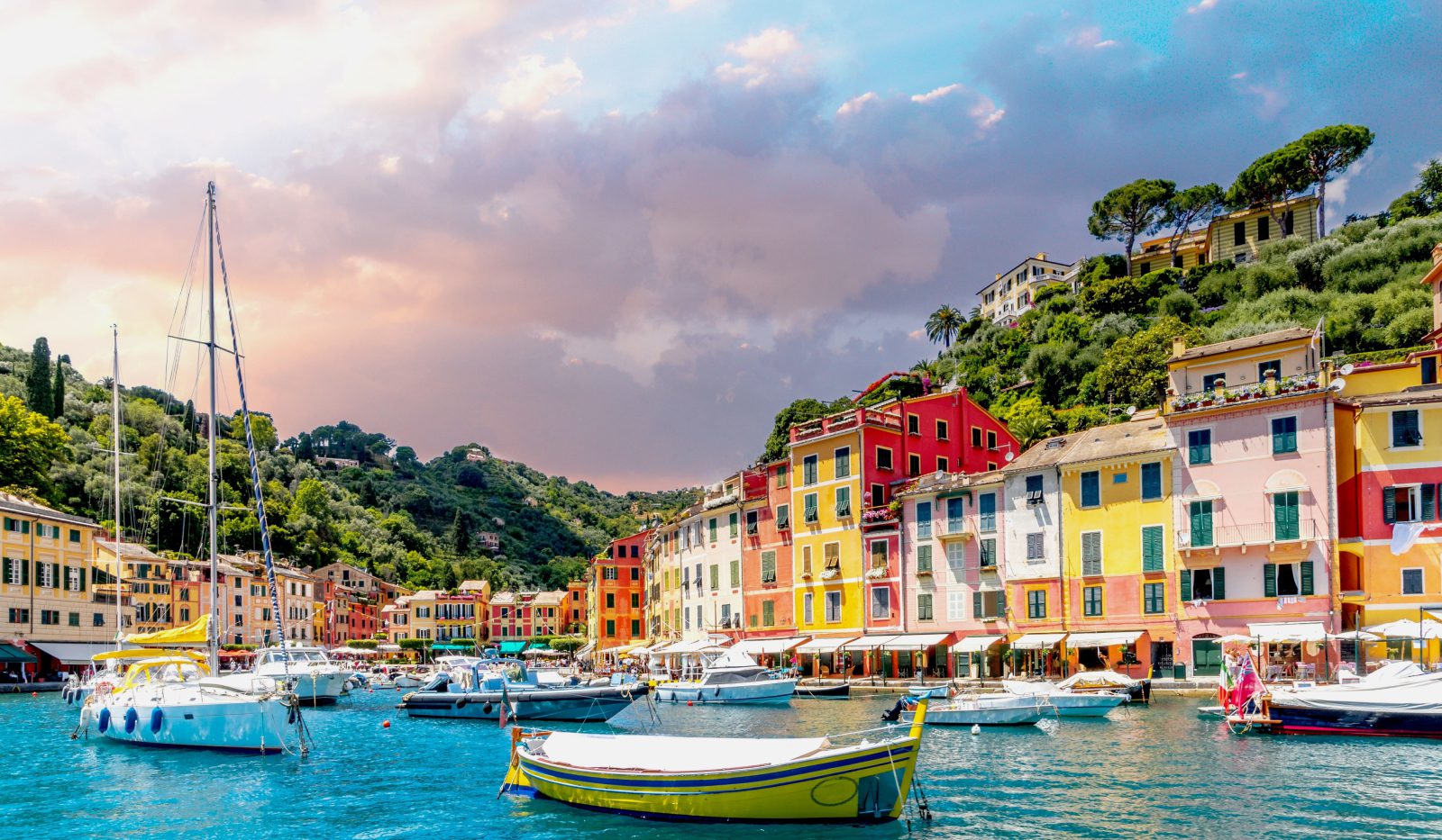 Portofino zavádí přísnější pravidla: Pokuty hrozí za plavky mimo pláž i chození naboso