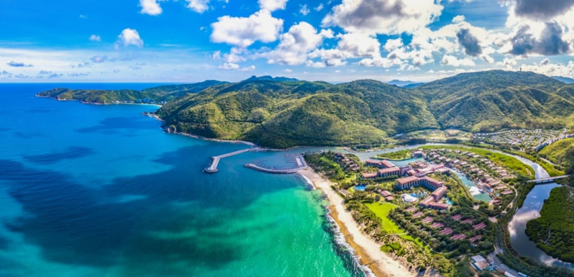 Z Prahy až na „čínskou Havaj“ na palubě SCAT Airlines – letenky za 16 390 Kč