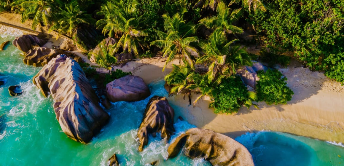 Seychely: Mahé & Praslin od 53 790 Kč: Letenky, transfery a 2 hotely se snídaní