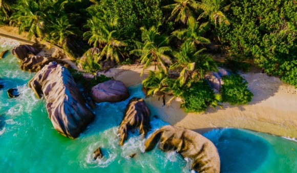 pecky-clanek-uvodni-fotka - 2025-12-01T163504.872 Seychely: Mahé & Praslin od 53 790 Kč: Letenky, transfery a 2 hotely se snídaní