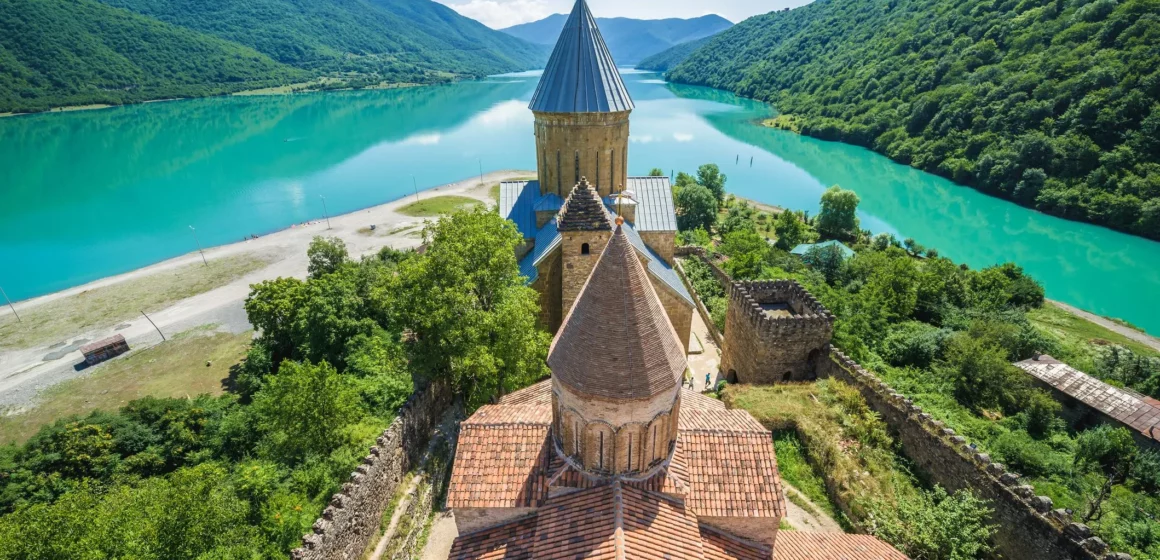 Gruzisnko4 NABÍDKA DNE: Poznej Gruzii a odpočiň si na pláži od 29 090 Kč