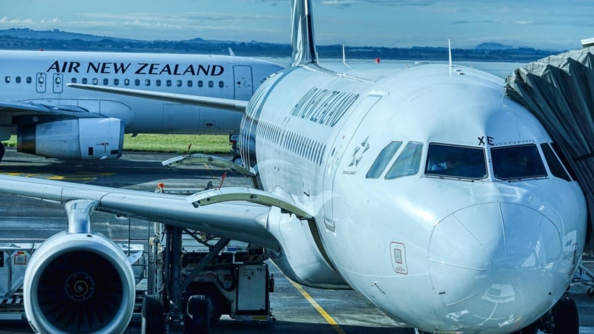 Economy, ale s postelí: Air New Zealand zavádí „Skynest“ spací kapsle