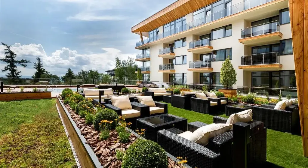 PECKA DNE: 4* pobyt ve Vysokých Tatrách se snídaní a wellness. Letecky z Prahy od 9 890 Kč