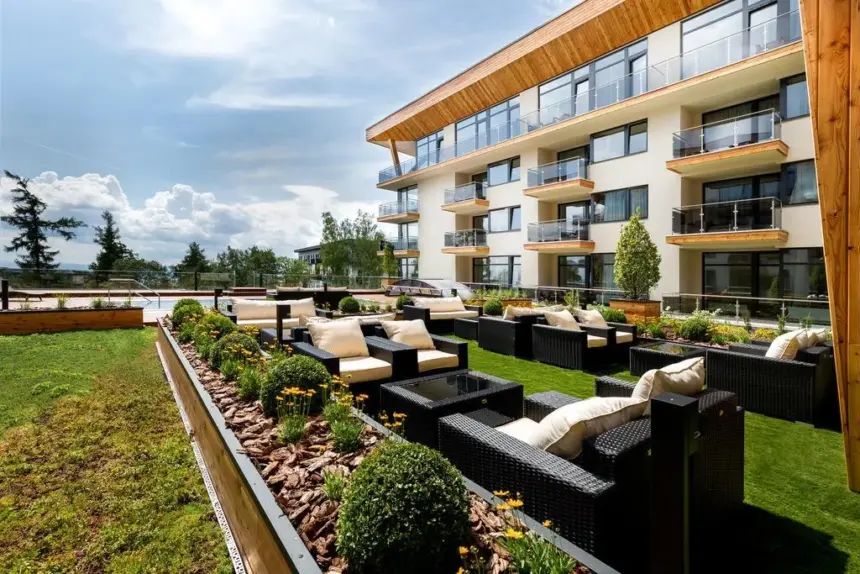 PECKA DNE: 4* pobyt ve Vysokých Tatrách se snídaní a wellness. Letecky z Prahy od 9 890 Kč